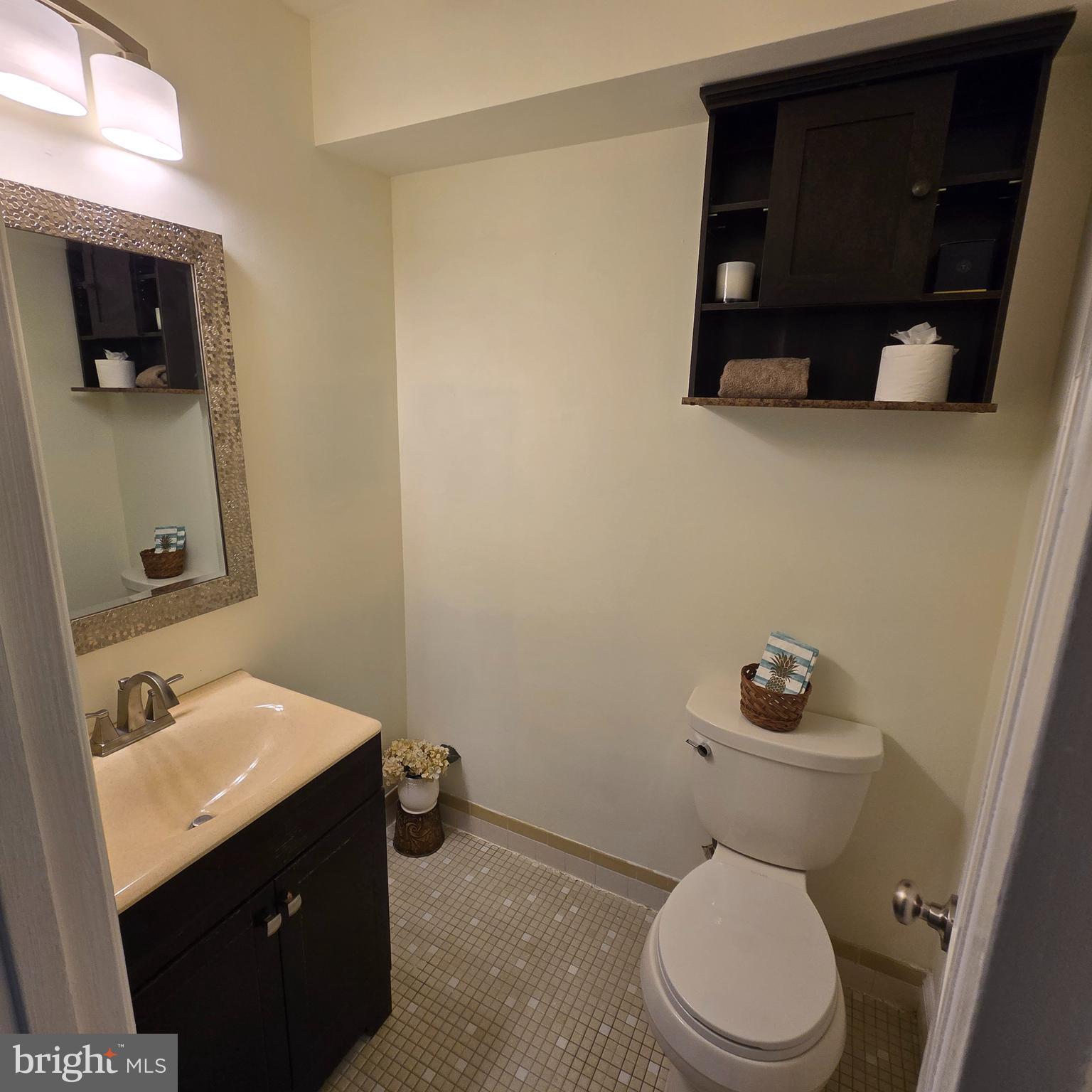 INTERNATIONAL VIL - Residential Lease