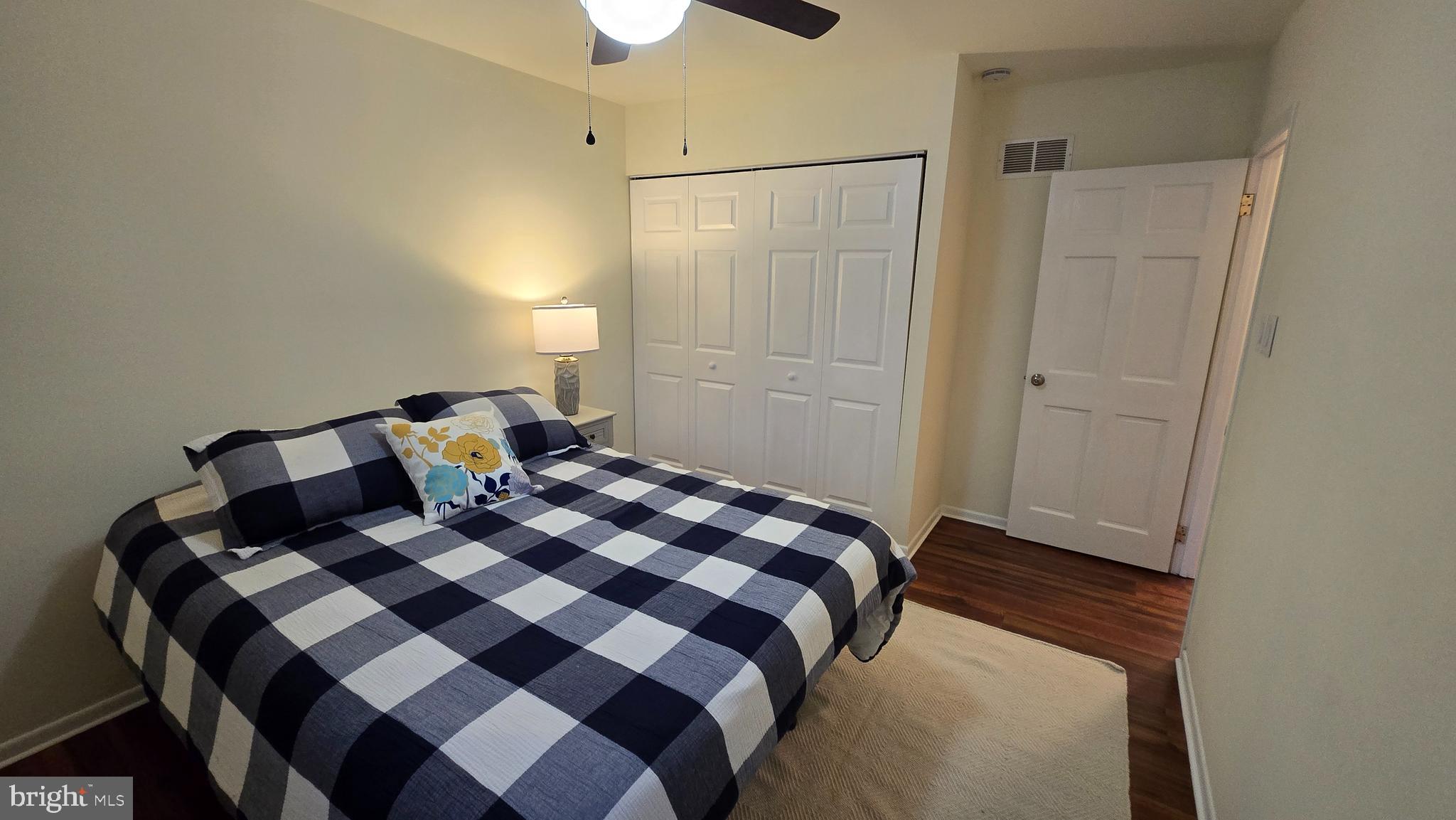 INTERNATIONAL VIL - Residential Lease