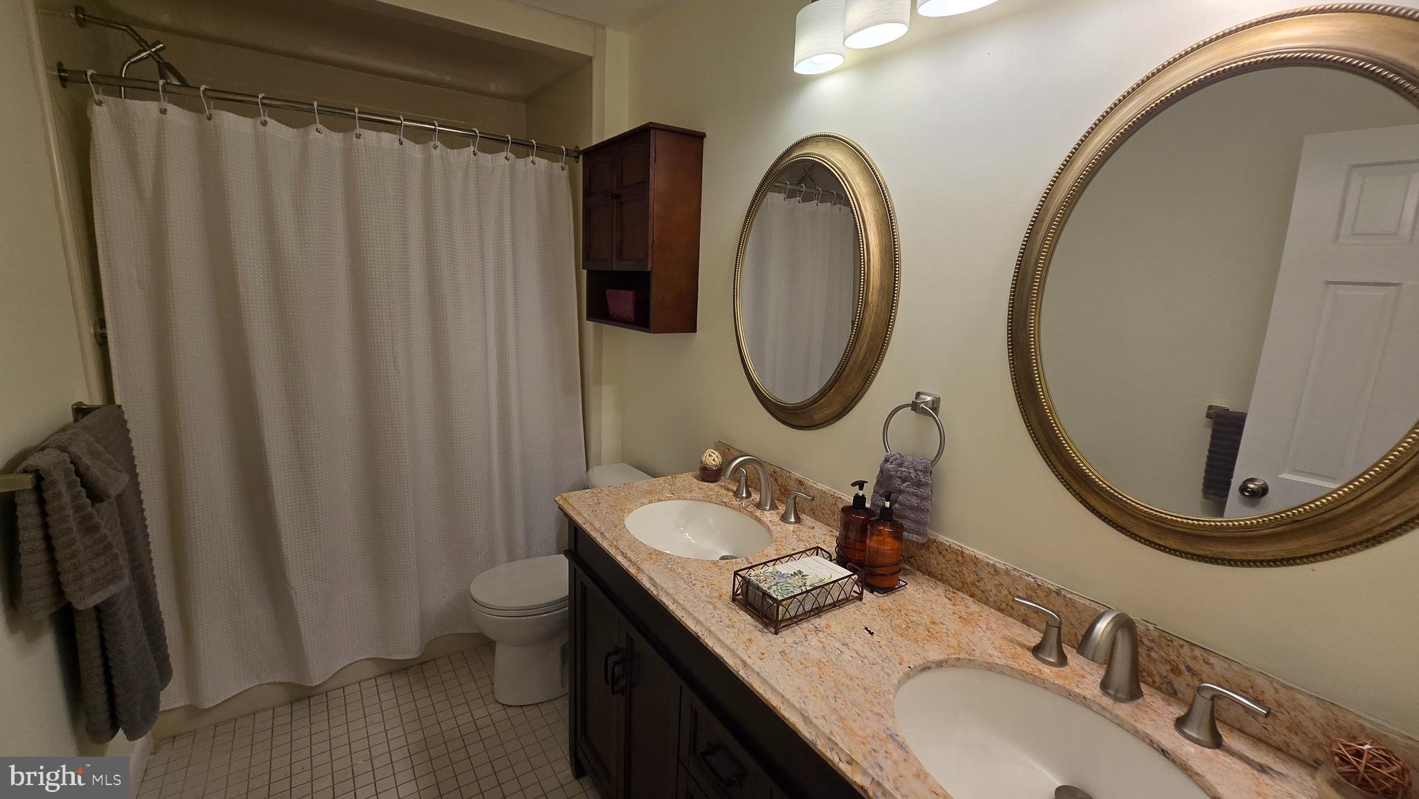 INTERNATIONAL VIL - Residential Lease