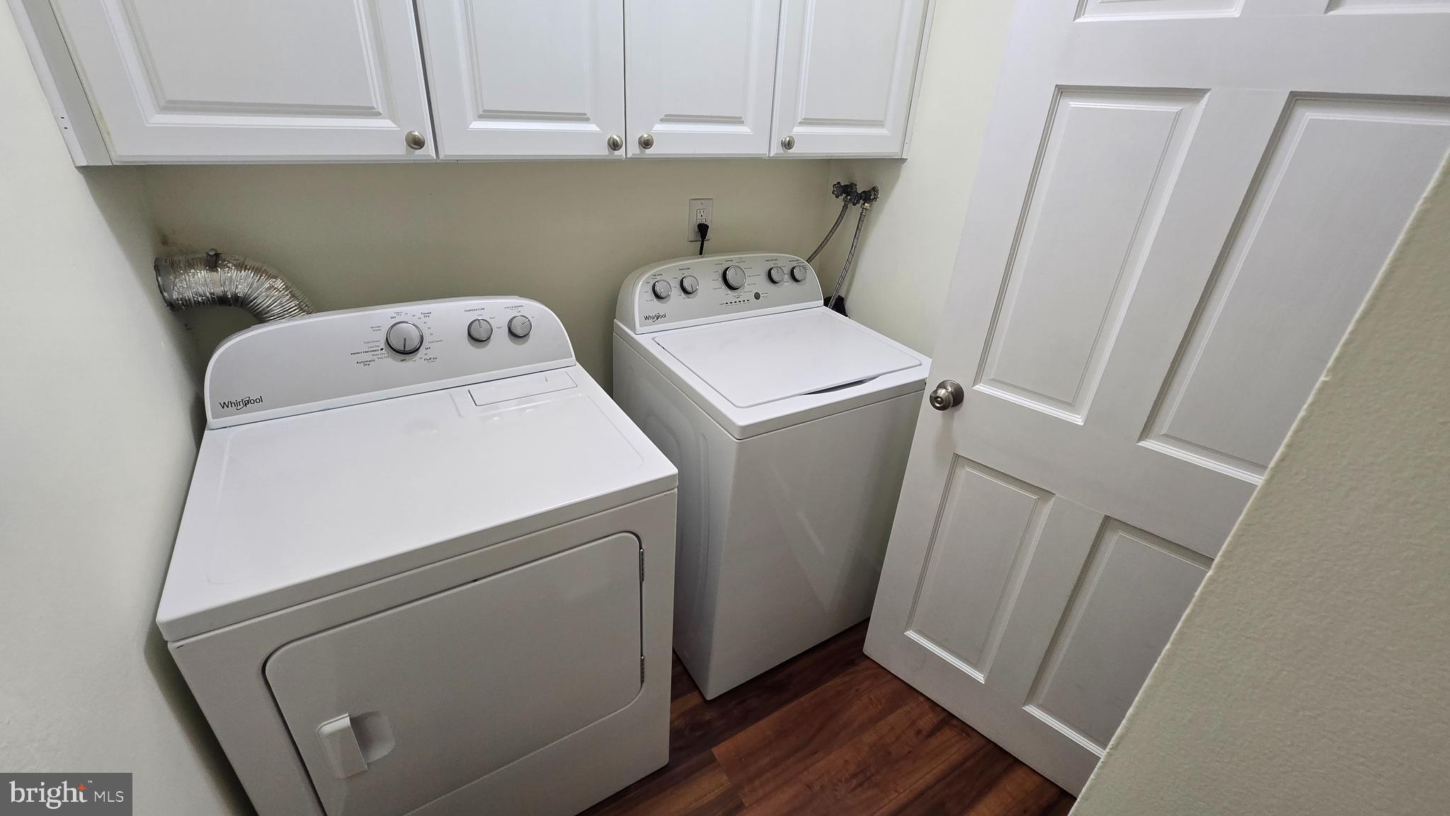 INTERNATIONAL VIL - Residential Lease