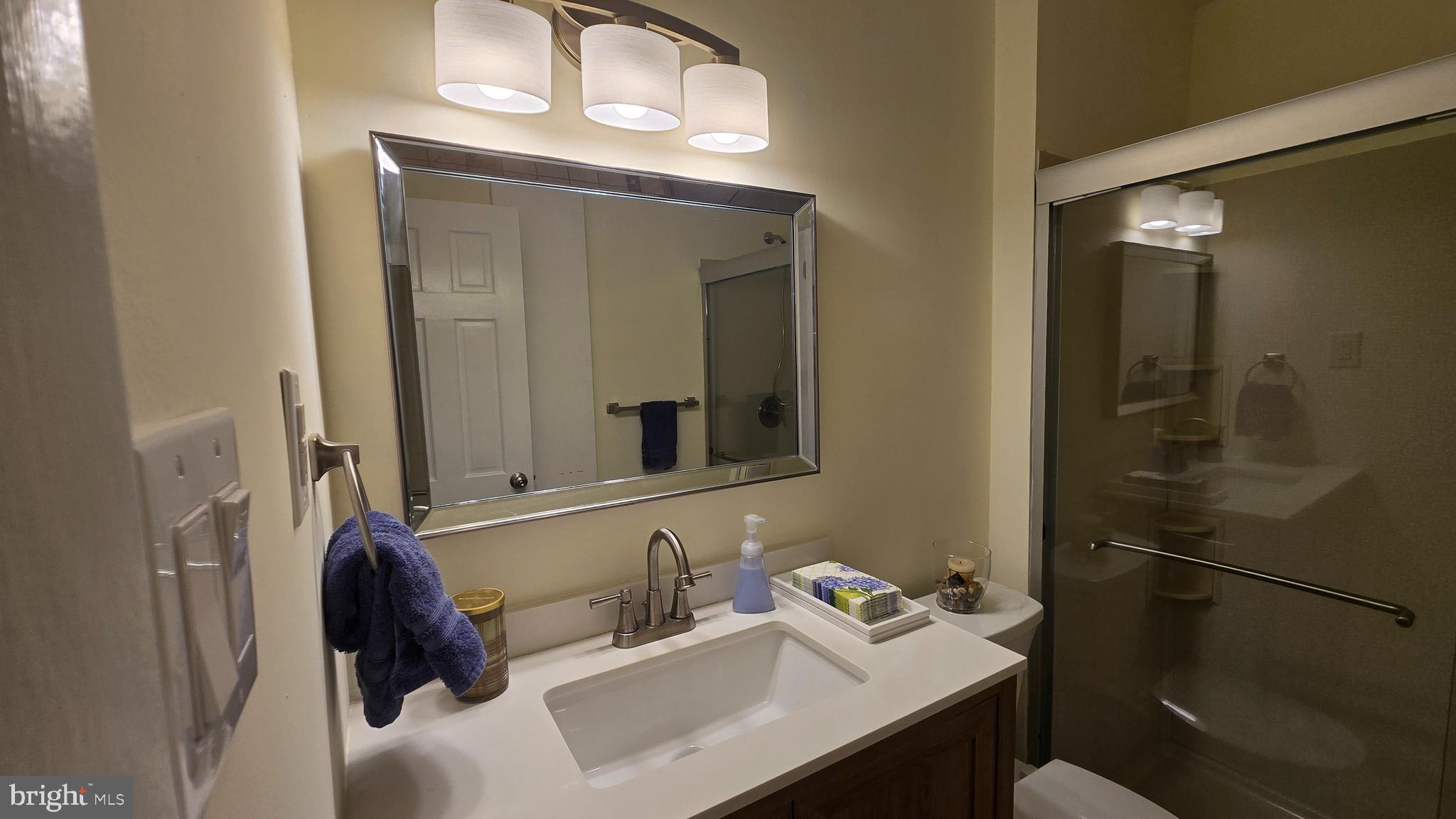 INTERNATIONAL VIL - Residential Lease