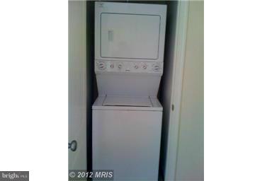 LINDEN ROW CONDOMINIUM - Residential Lease