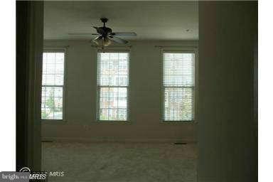 LINDEN ROW CONDOMINIUM - Residential Lease