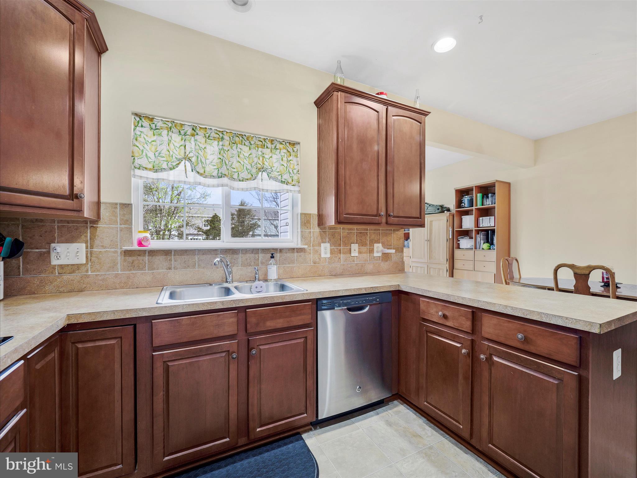 LEE'S RIDGE - Residential