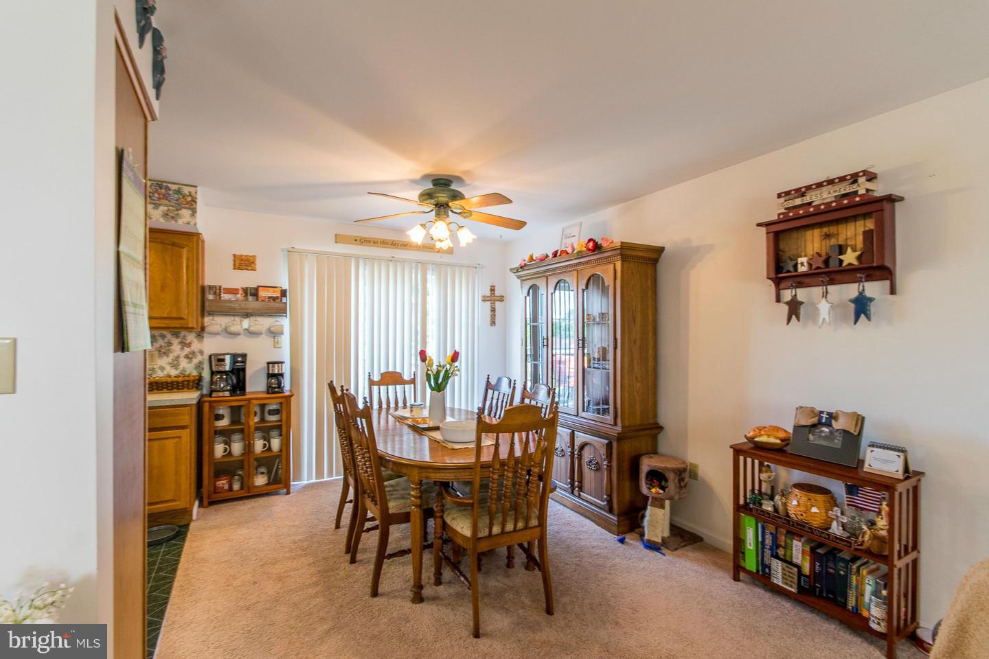 COLONIAL SQUARE - Residential