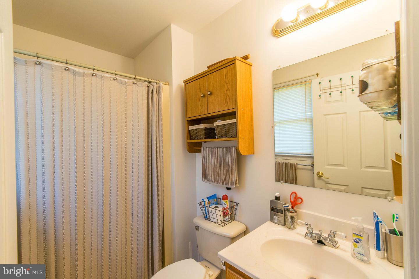 COLONIAL SQUARE - Residential