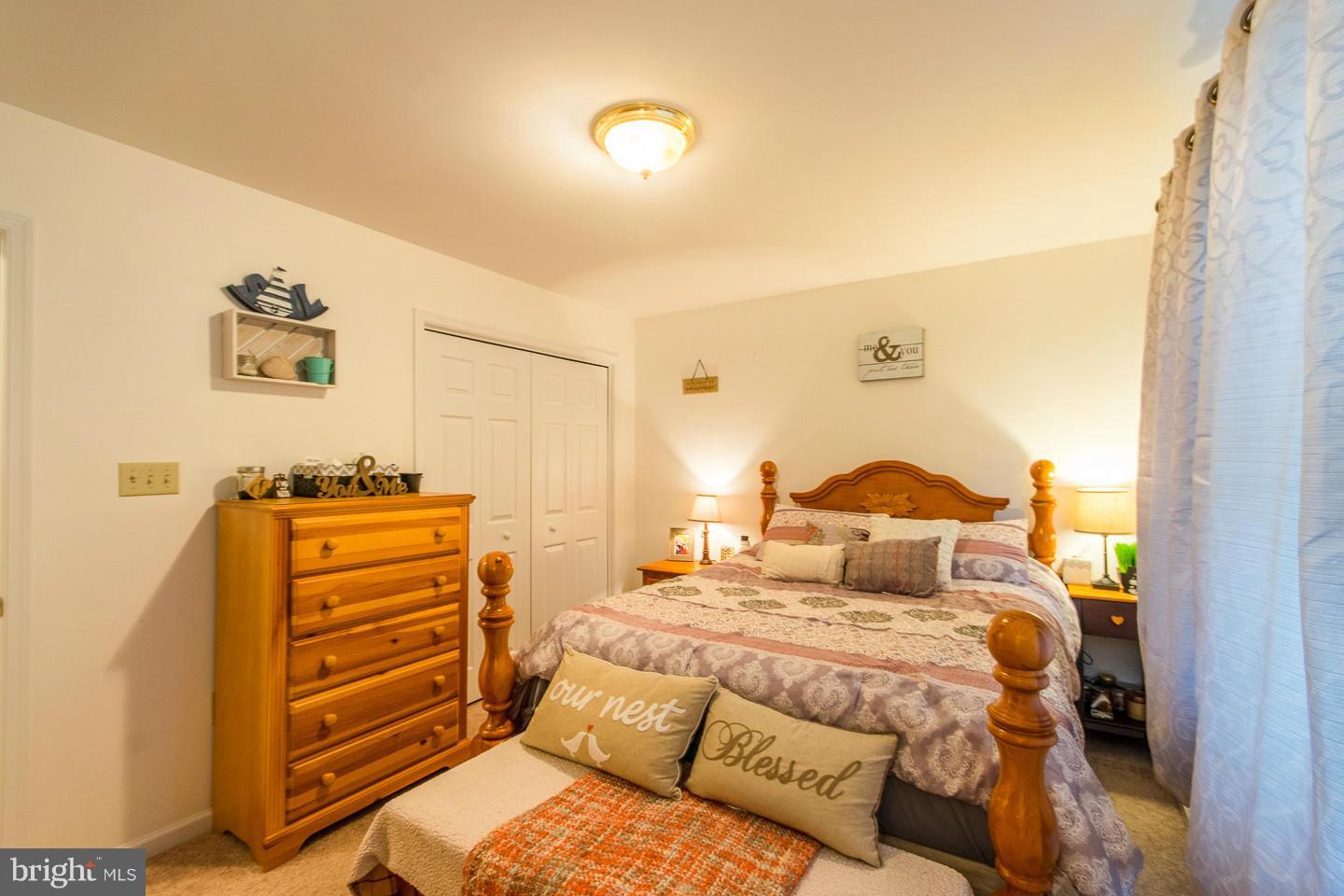 COLONIAL SQUARE - Residential