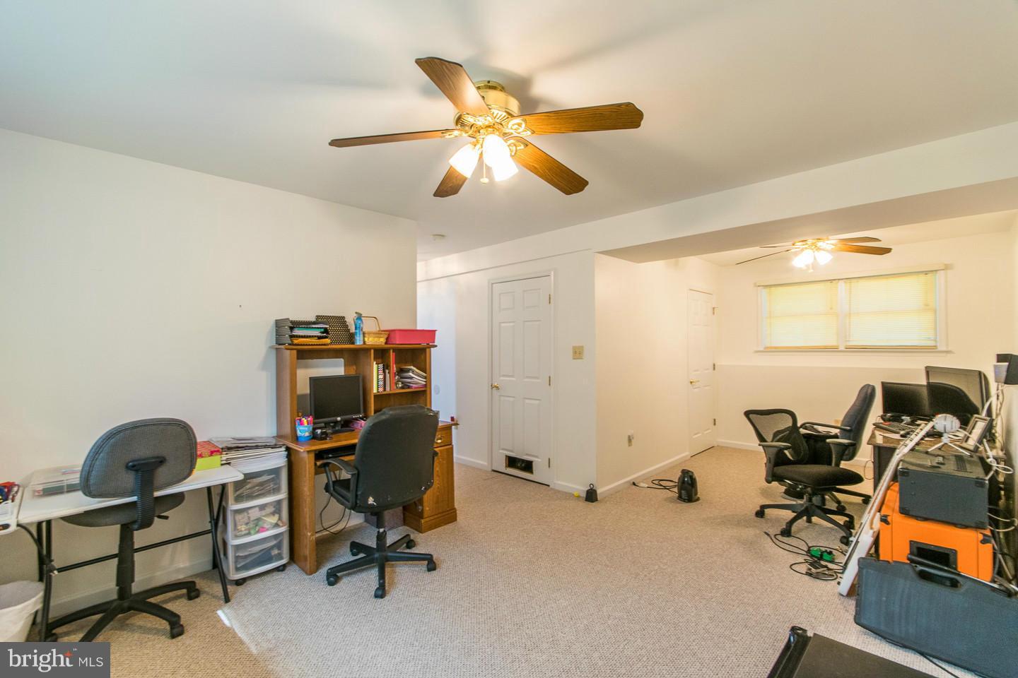 COLONIAL SQUARE - Residential