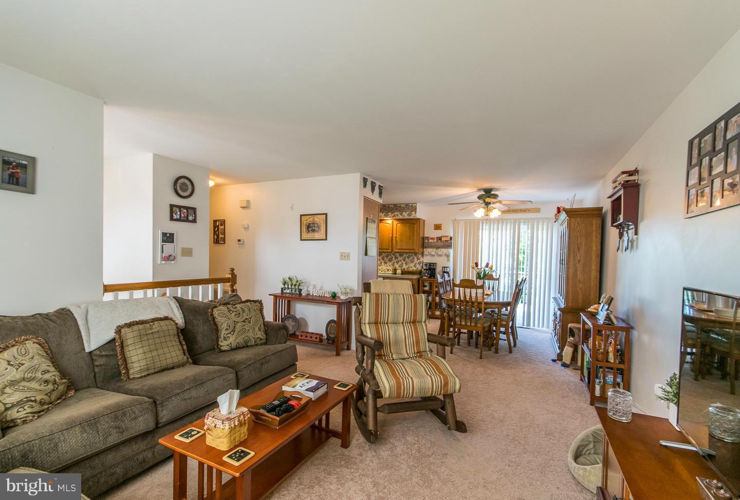 COLONIAL SQUARE - Residential