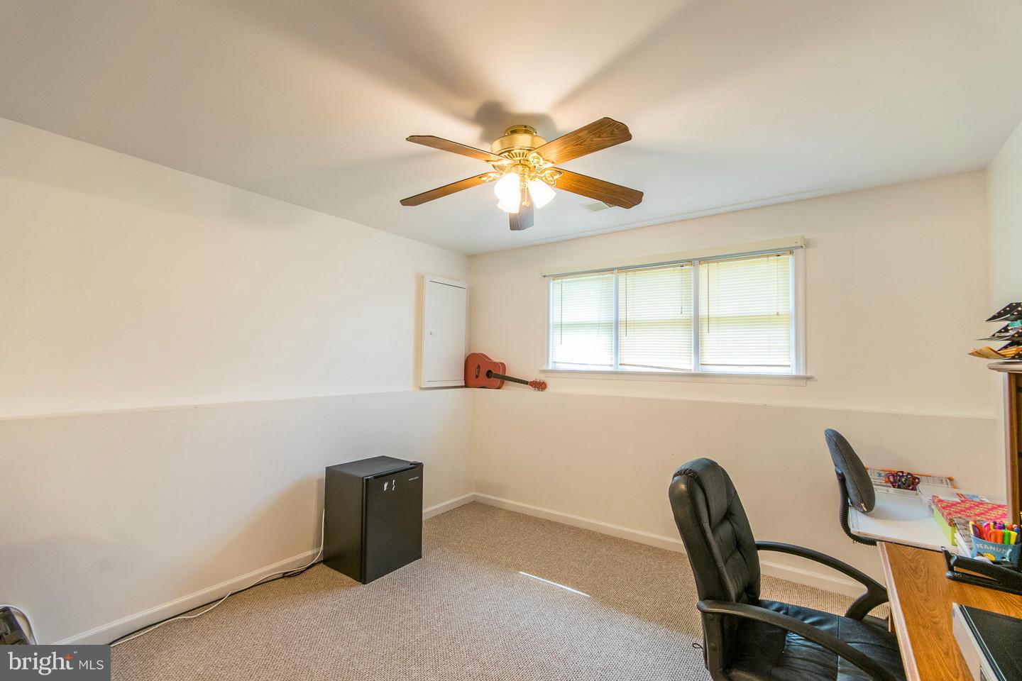 COLONIAL SQUARE - Residential