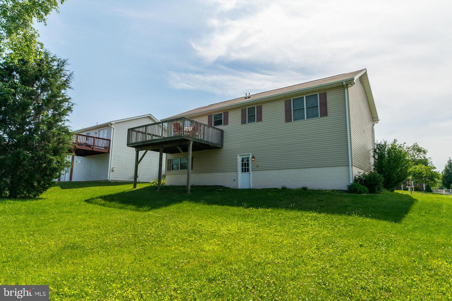 COLONIAL SQUARE - Residential