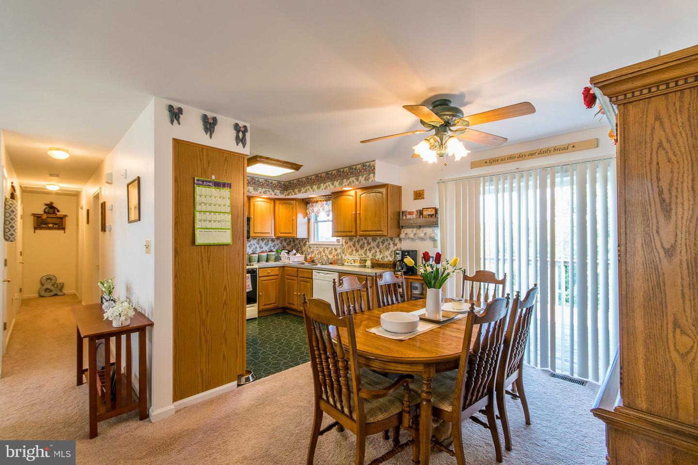 COLONIAL SQUARE - Residential