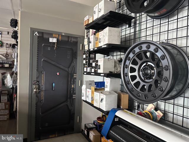 GLEN BURNIE - Commercial Sale