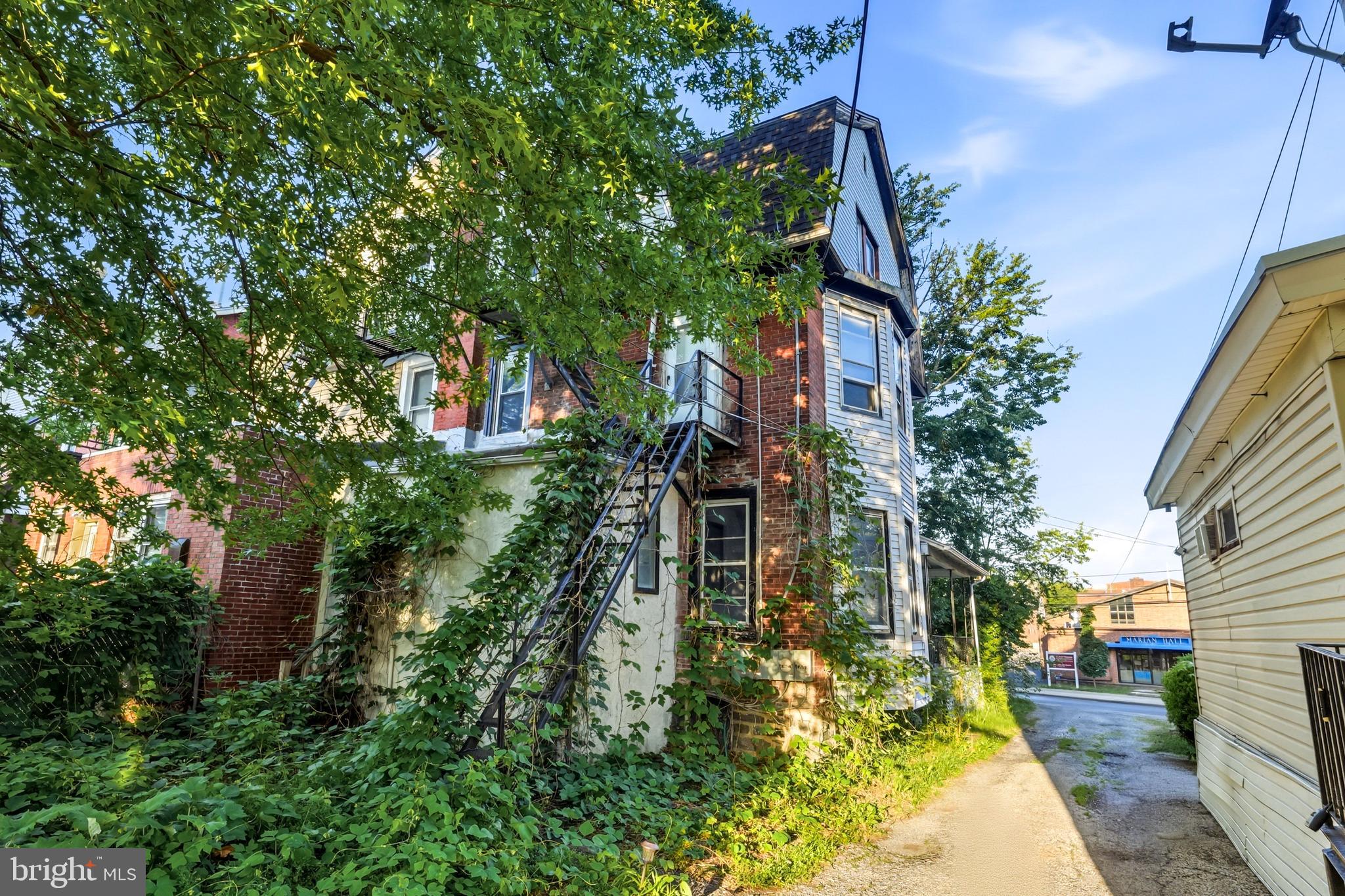 25 N WYCOMBE AVENUE