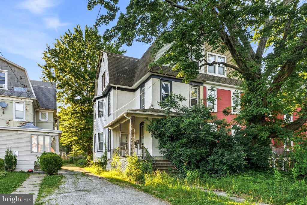 Photo of 25 N Wycombe Avenue, LANSDOWNE, PA 19050 (MLS # PADE2116130)