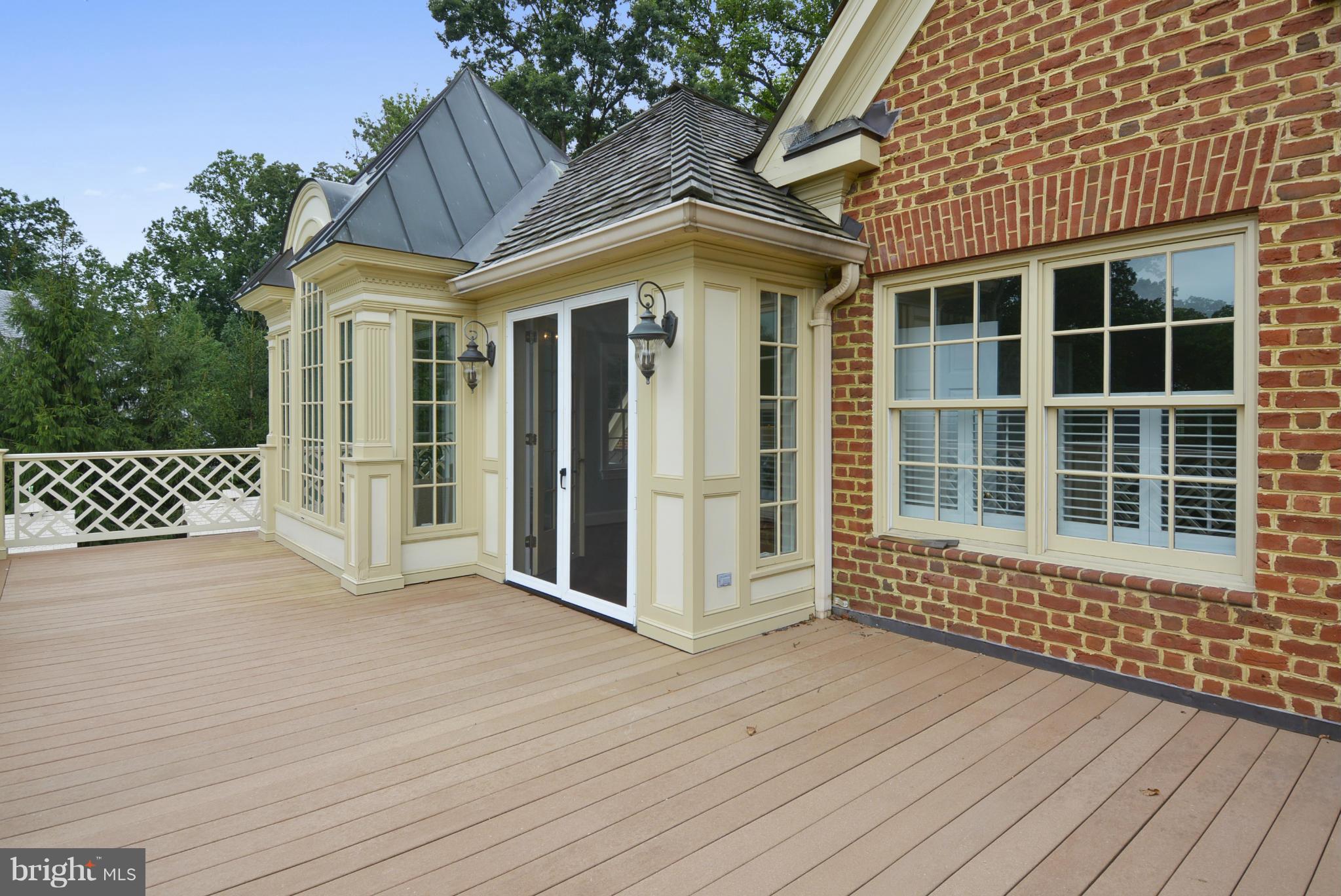 BRADLEY HILLS GROVE - Residential