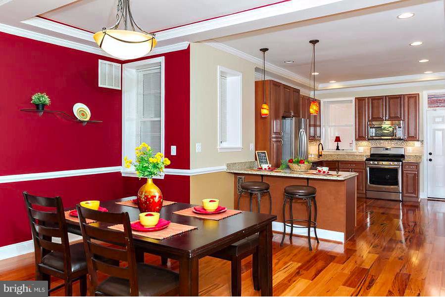 CHARLES VILLAGE - Residential Lease