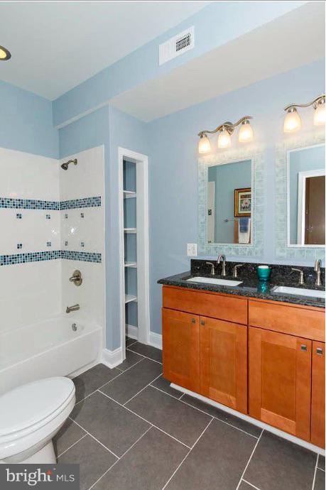 CHARLES VILLAGE - Residential Lease