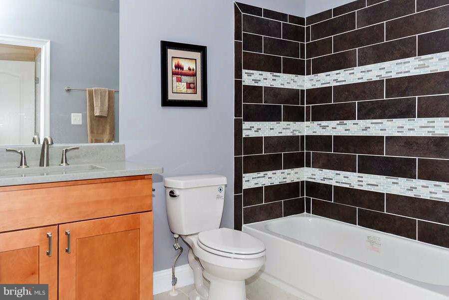 CHARLES VILLAGE - Residential Lease