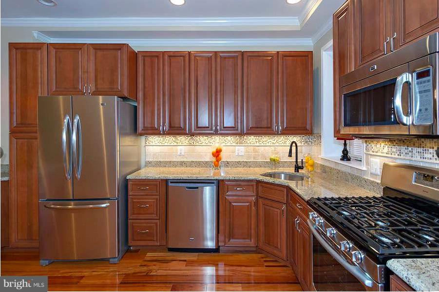 CHARLES VILLAGE - Residential Lease