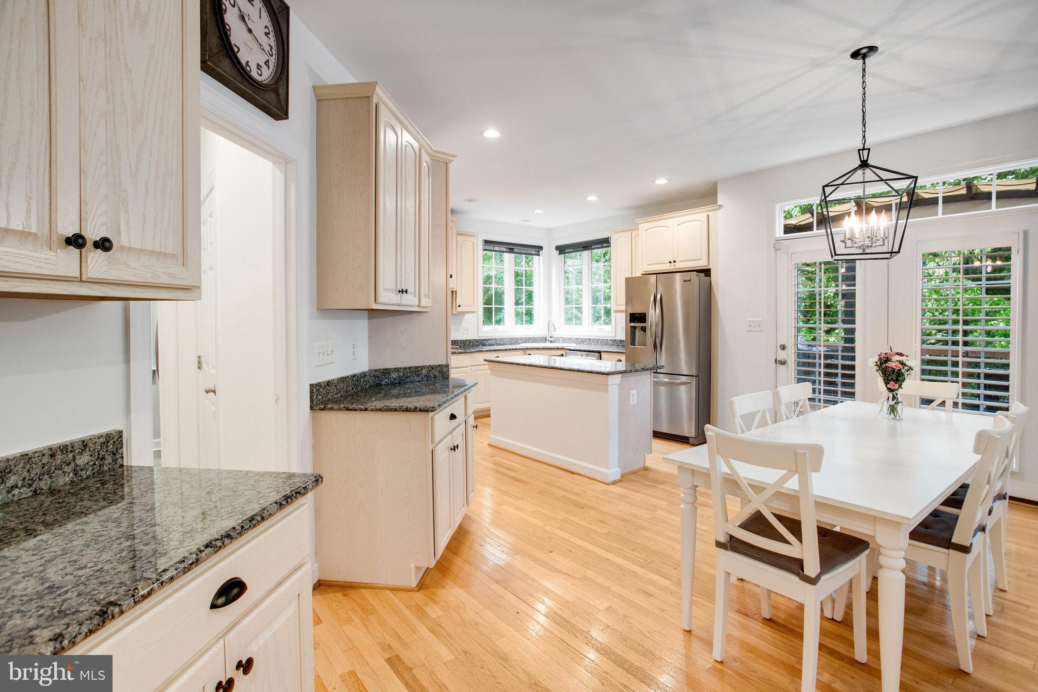 STONEWALL MANOR - Residential