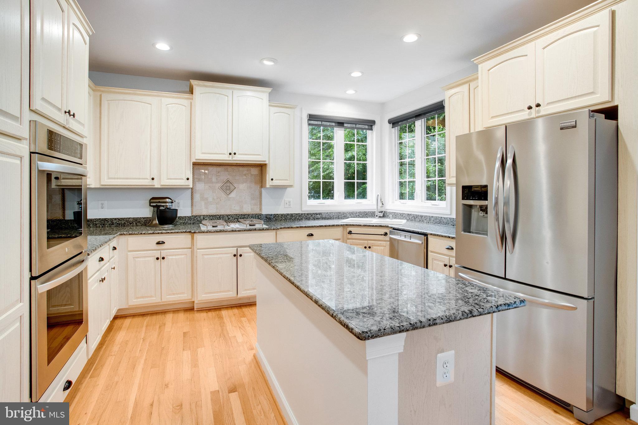 STONEWALL MANOR - Residential