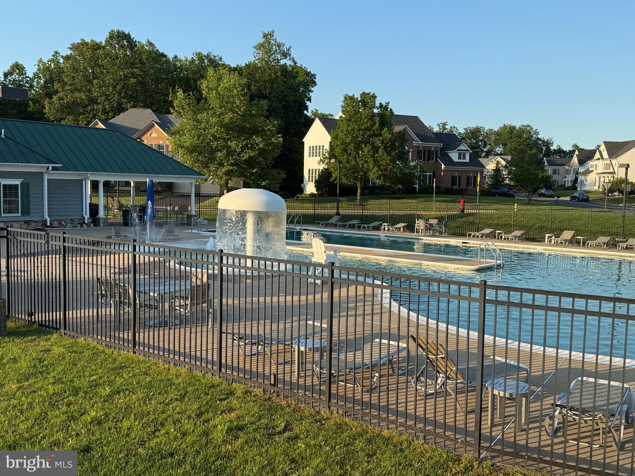 STONEWALL MANOR - Residential