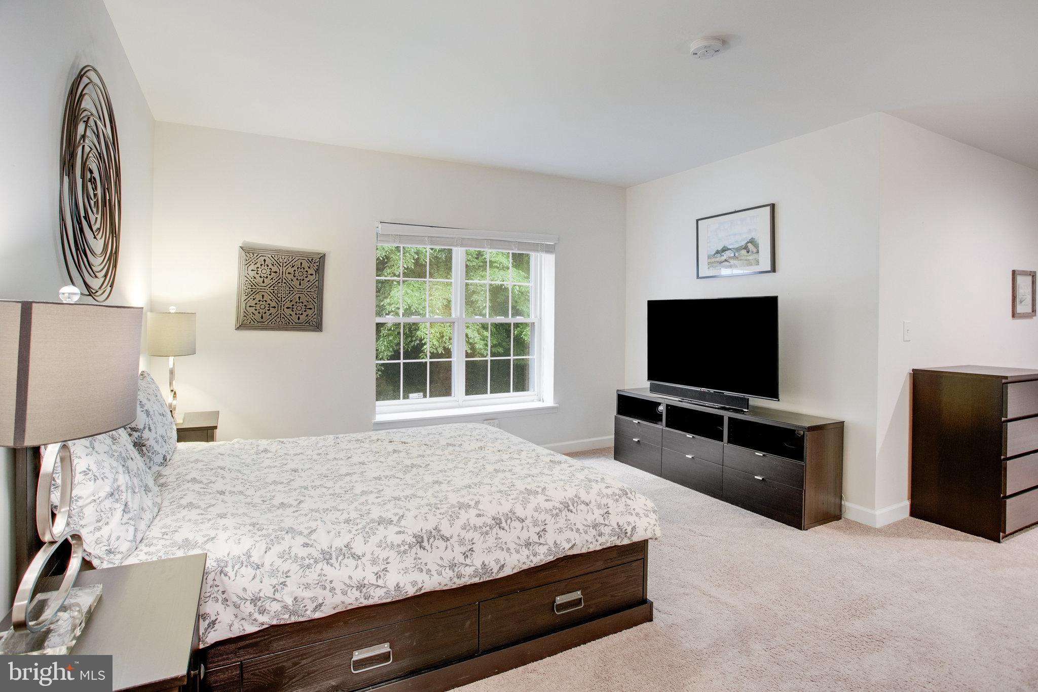 STONEWALL MANOR - Residential