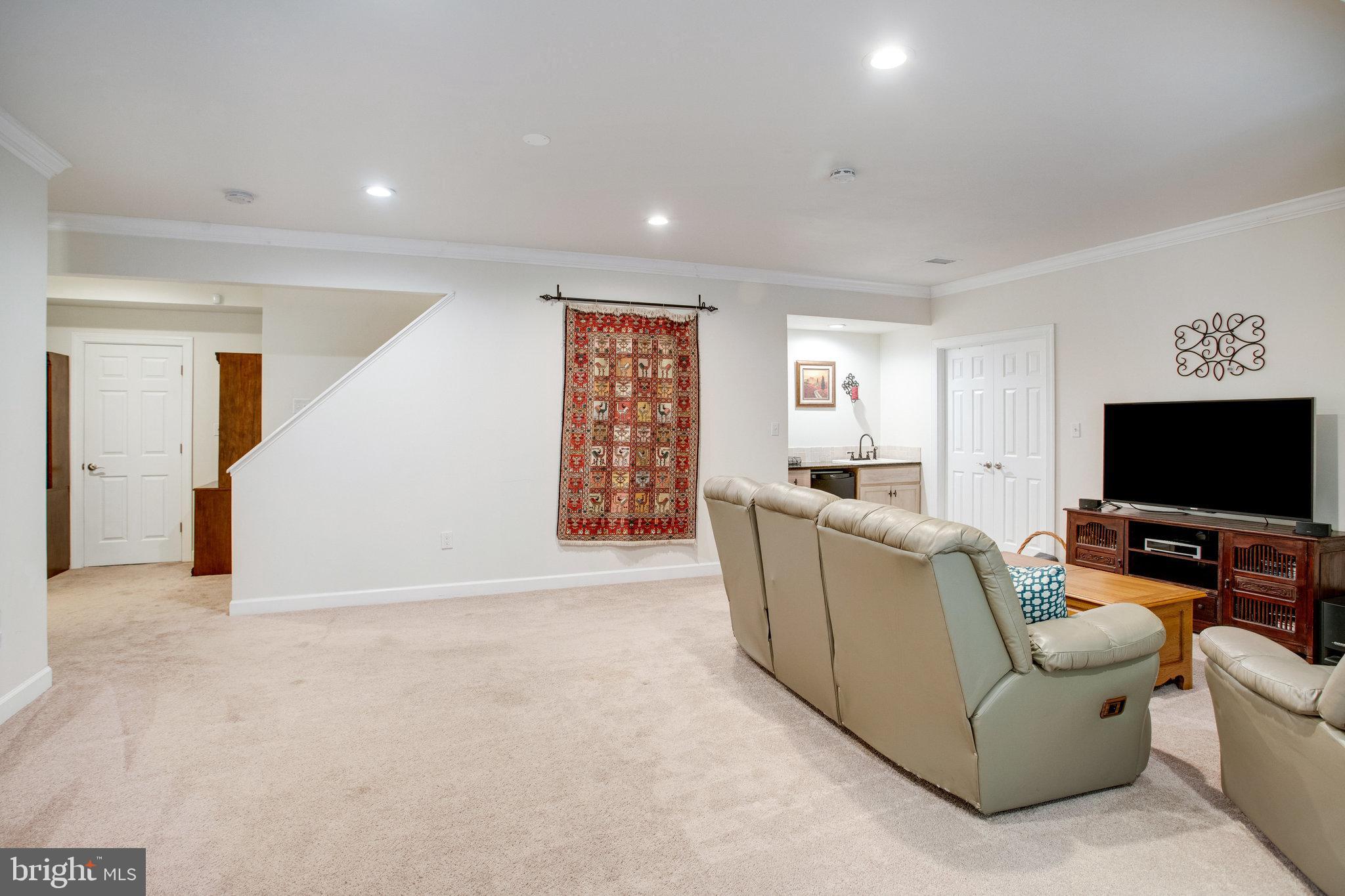 STONEWALL MANOR - Residential