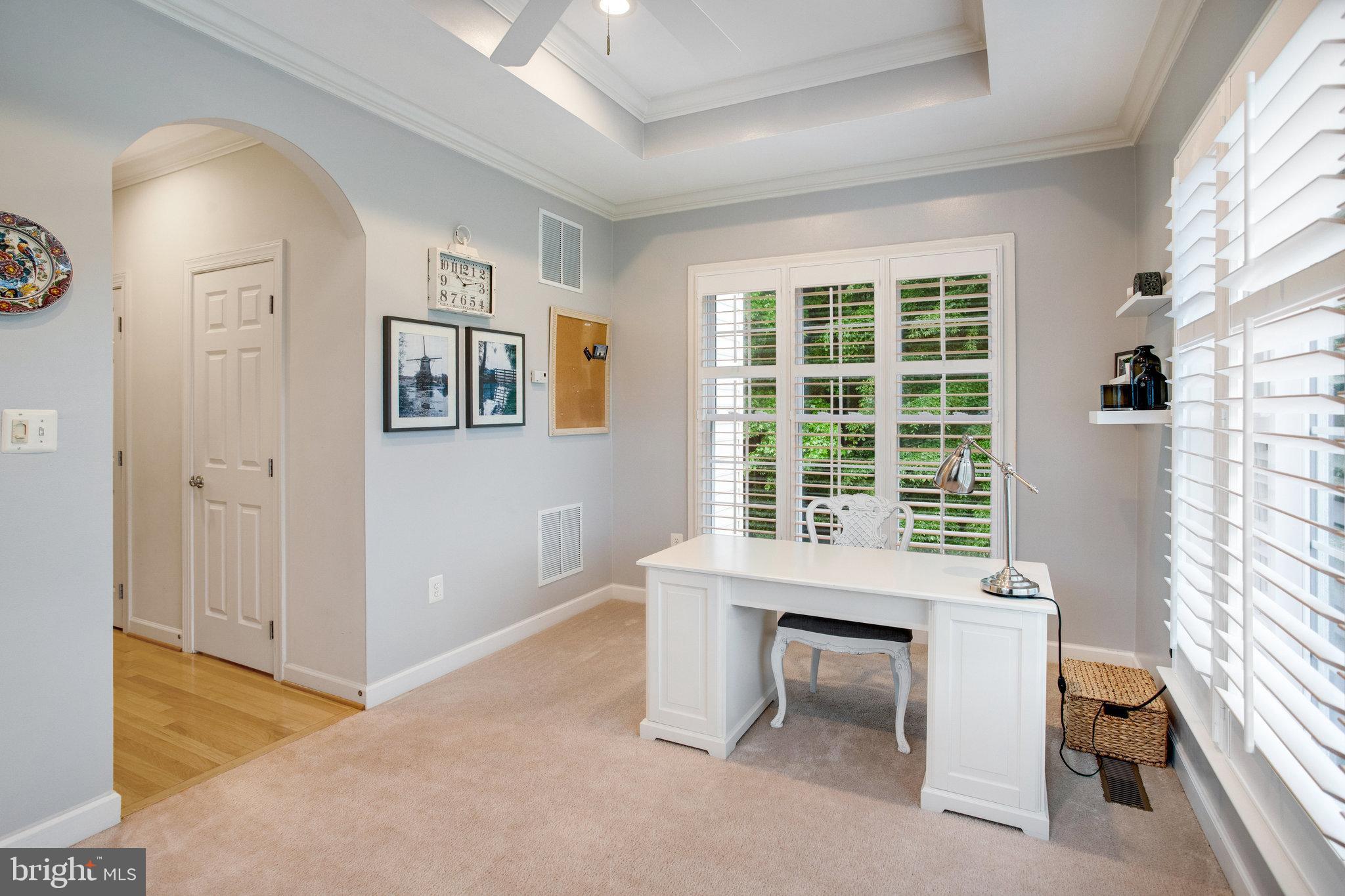 STONEWALL MANOR - Residential