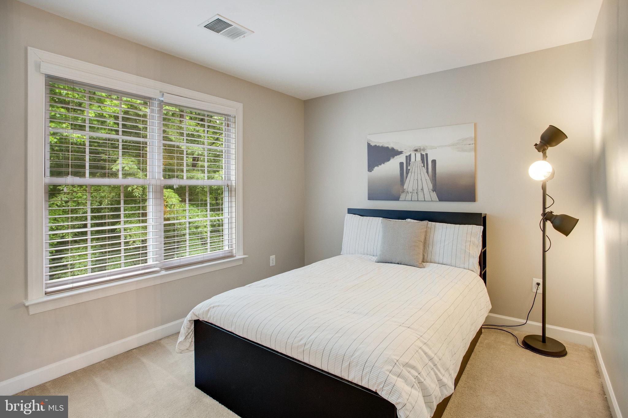 STONEWALL MANOR - Residential