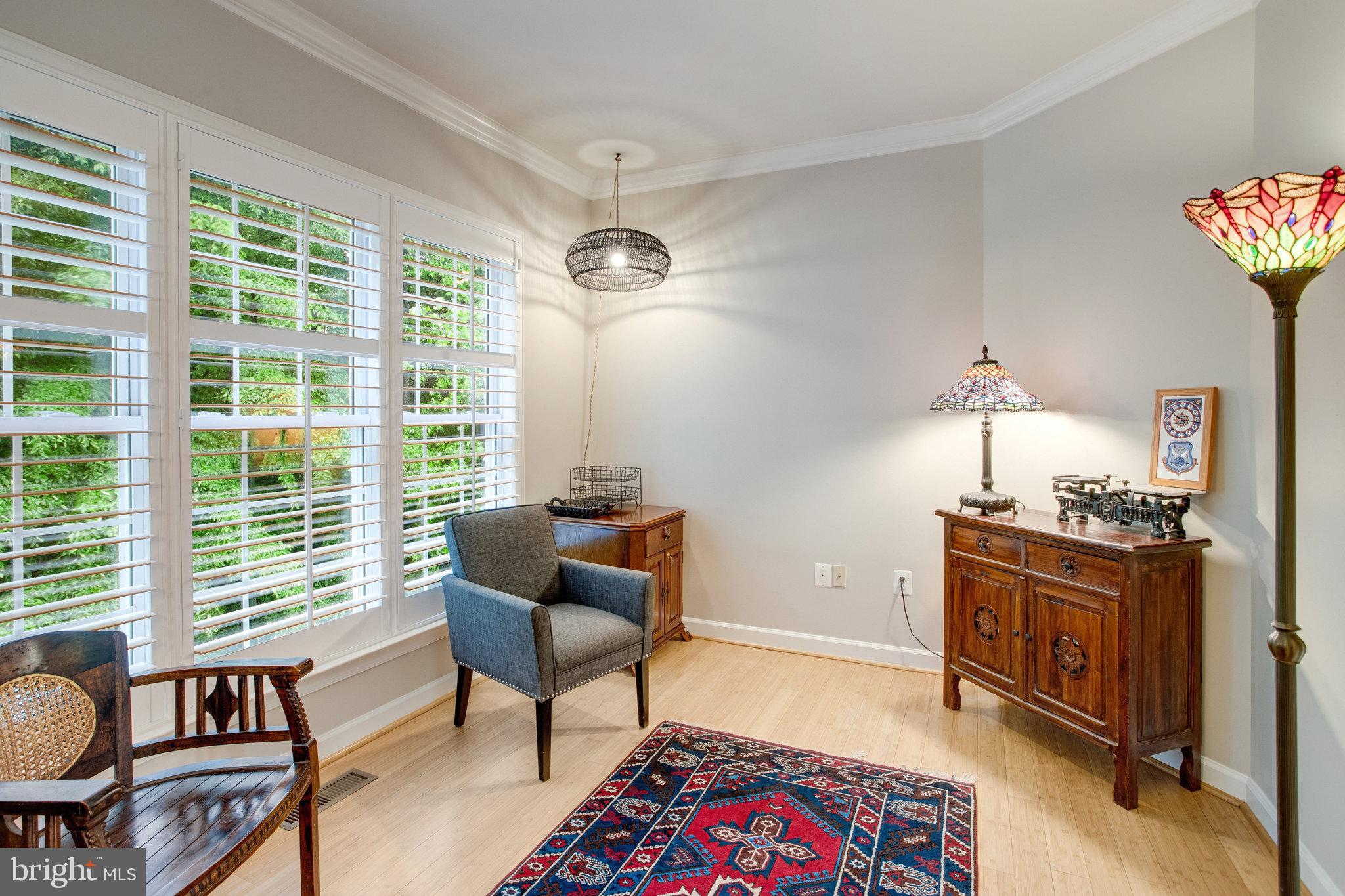 STONEWALL MANOR - Residential