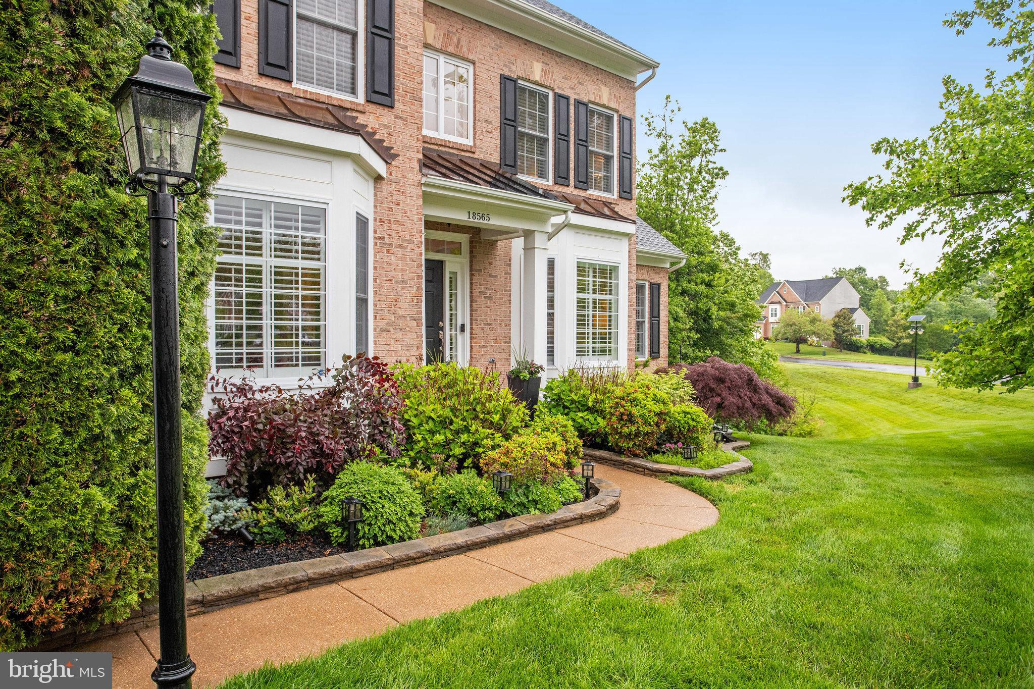 STONEWALL MANOR - Residential