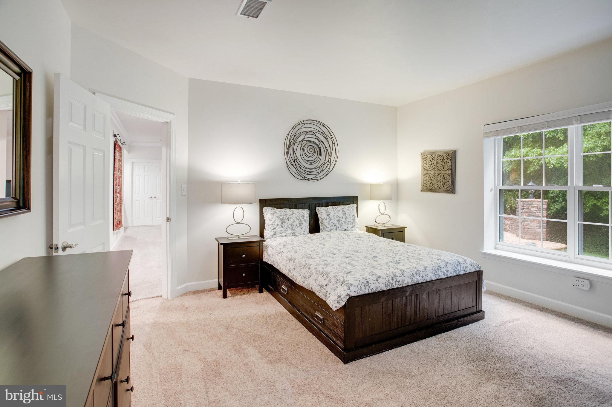 STONEWALL MANOR - Residential