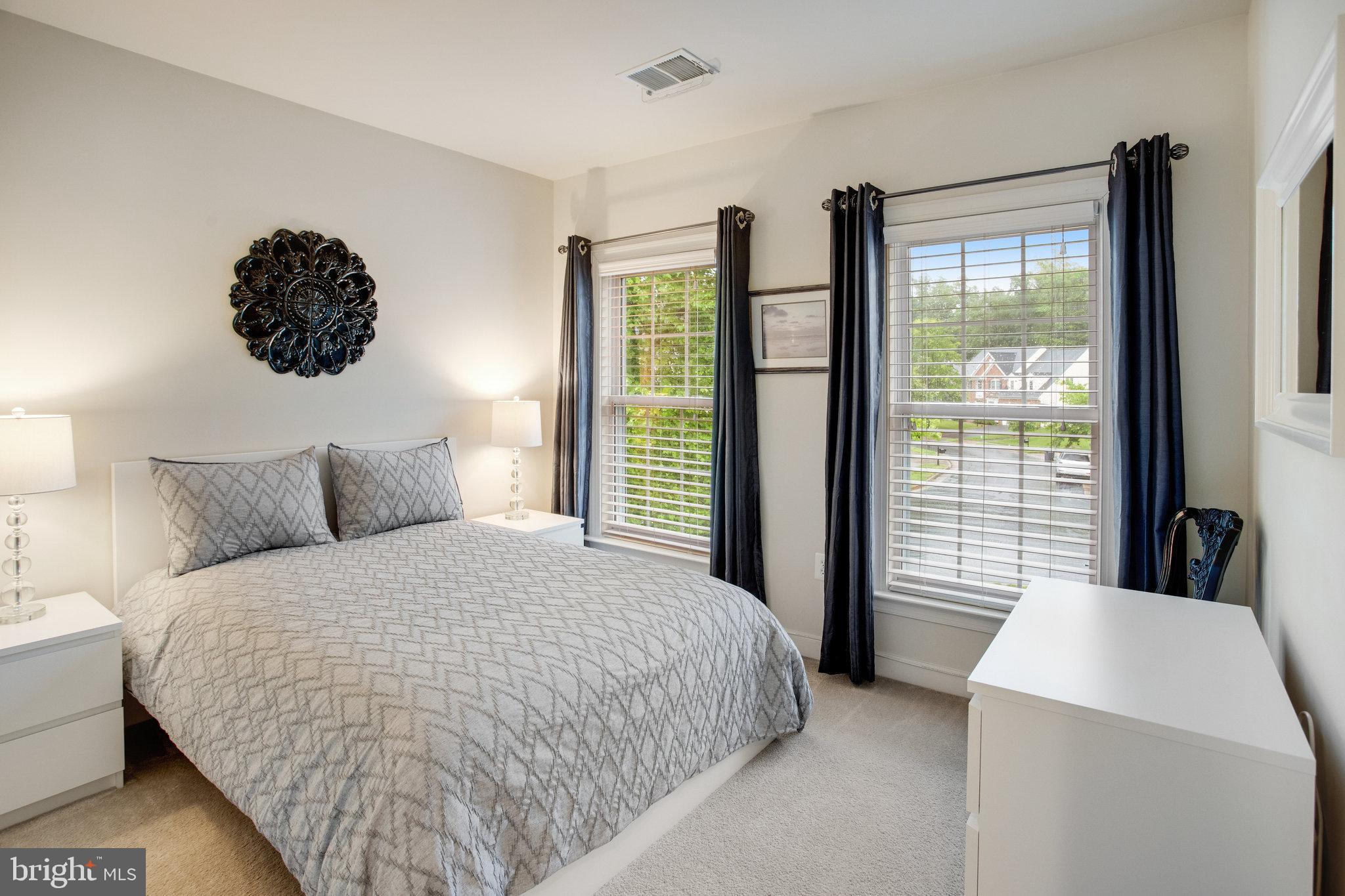 STONEWALL MANOR - Residential