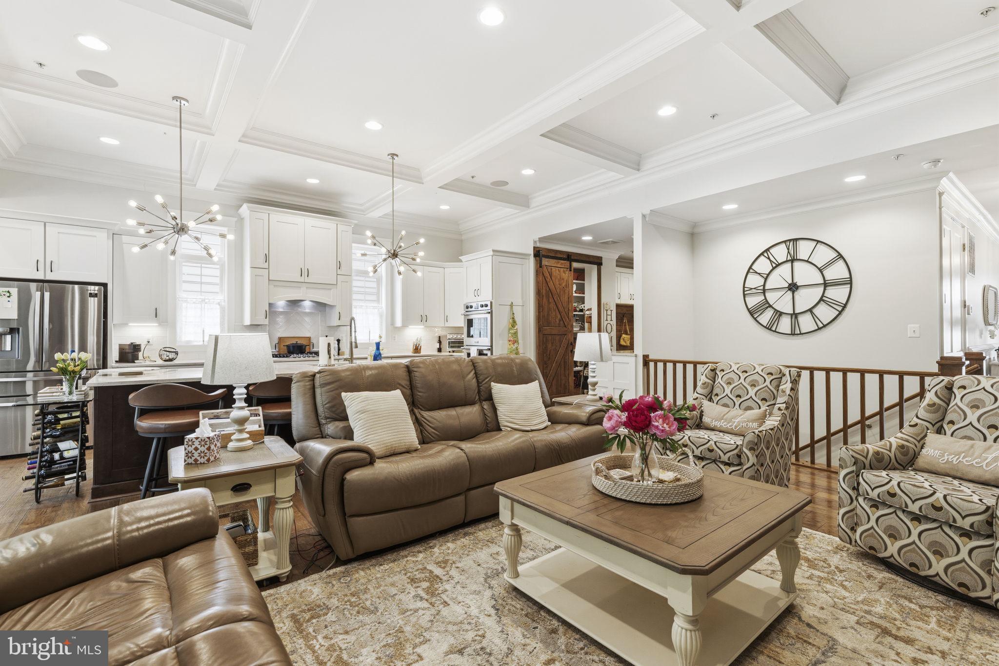 201 MAN O WAR PLACE