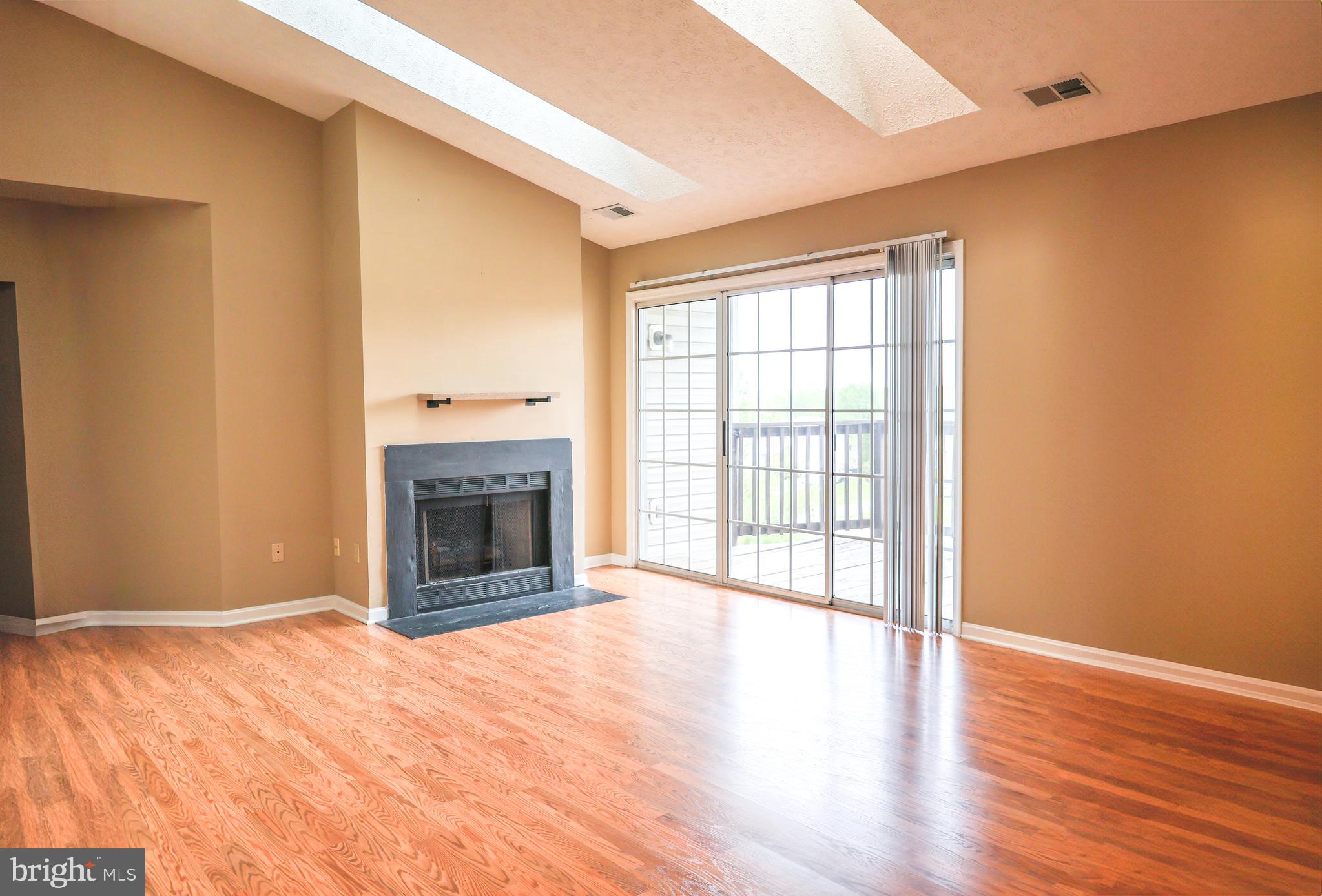 LAKESIDE - Residential