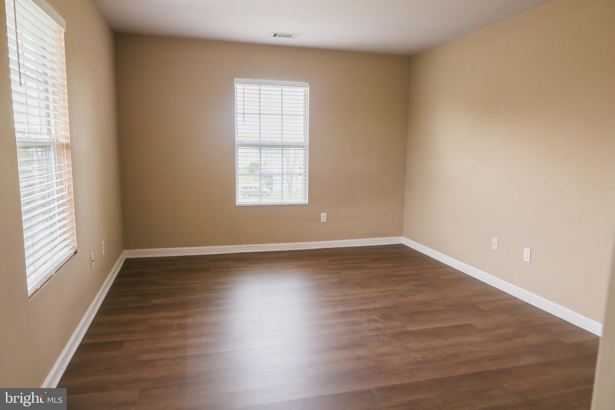 LAKESIDE - Residential