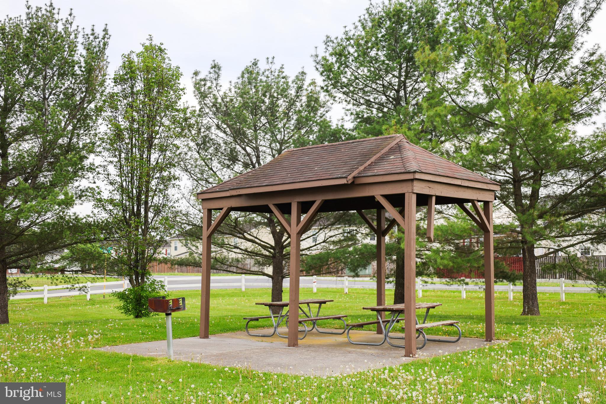 LAKESIDE - Residential