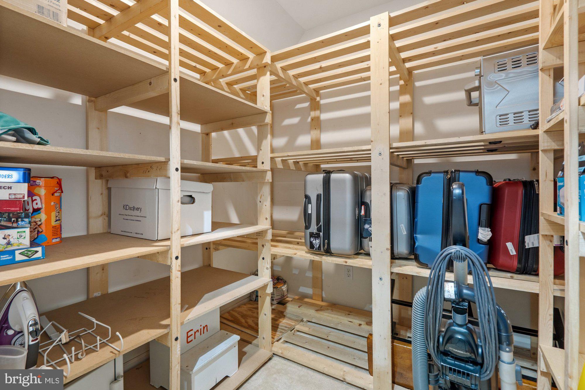 OAKBOROUGH SQUARE - Residential