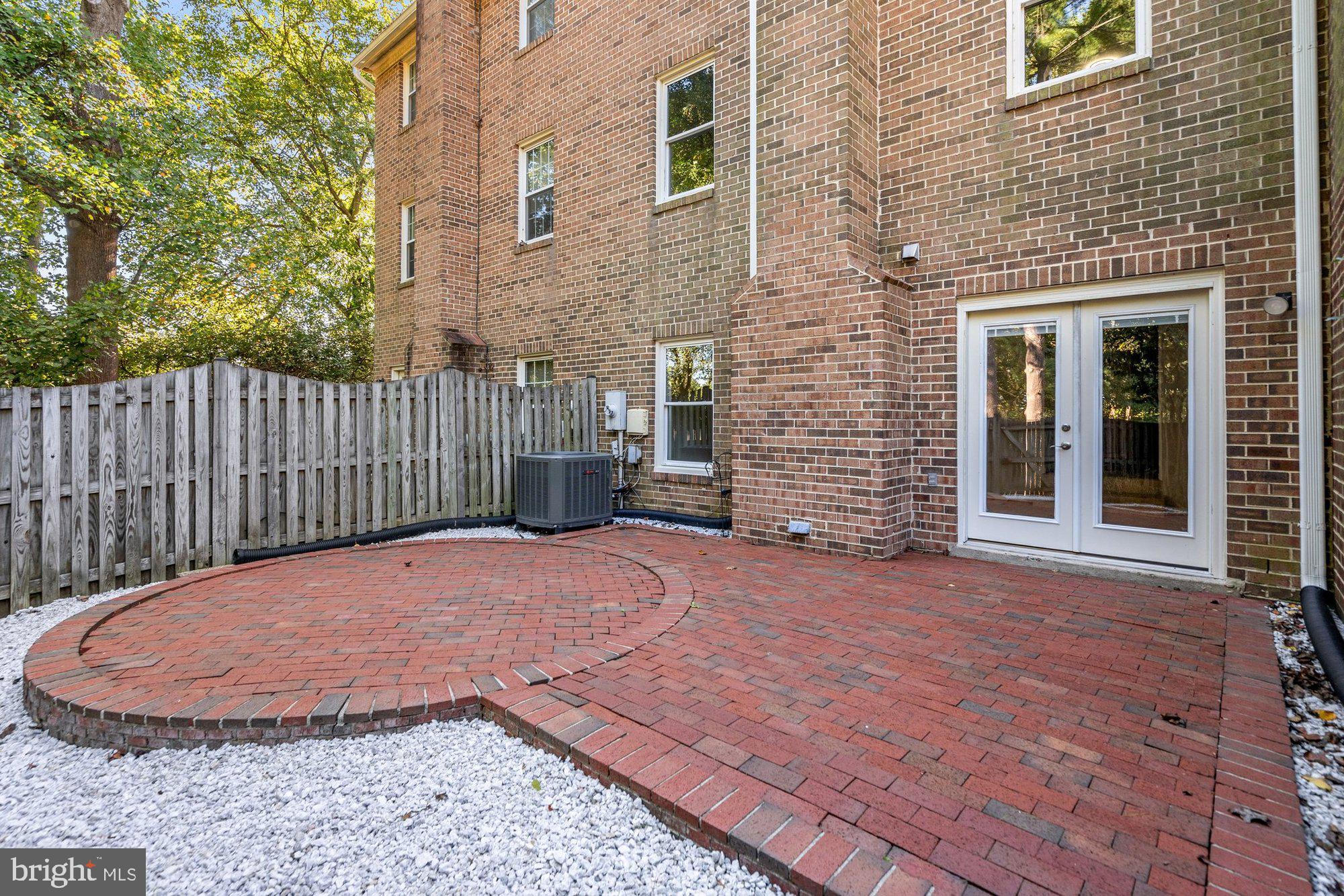 OAKBOROUGH SQUARE - Residential