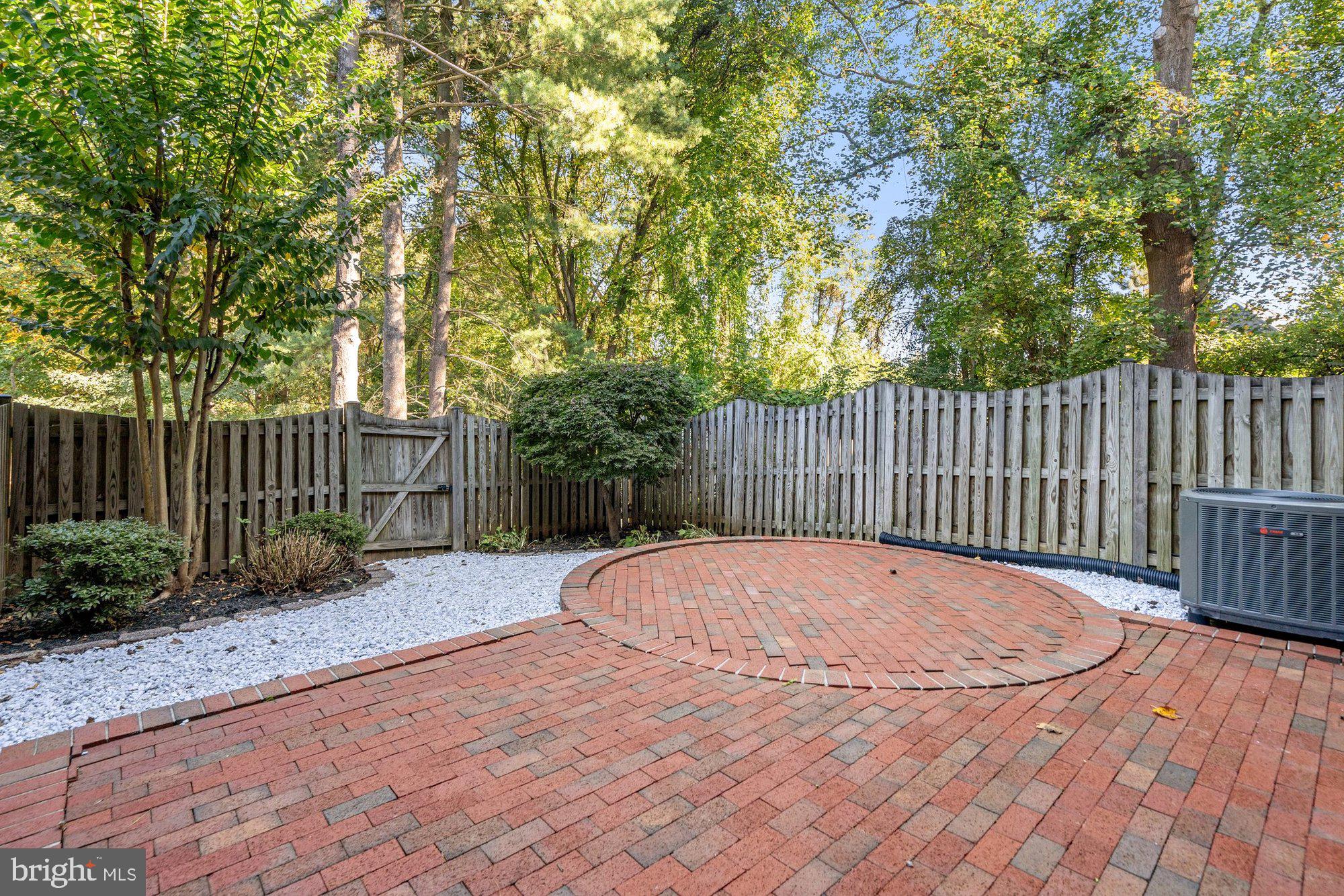 OAKBOROUGH SQUARE - Residential