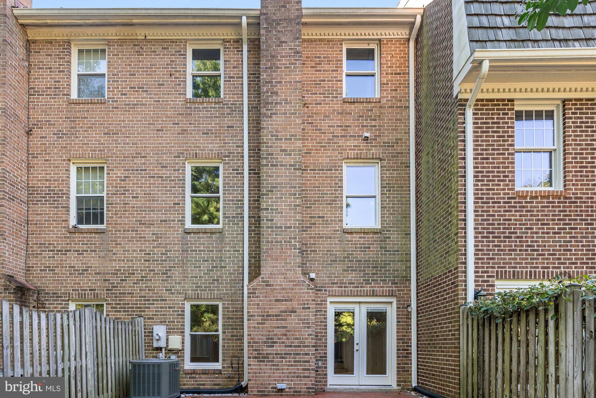 OAKBOROUGH SQUARE - Residential