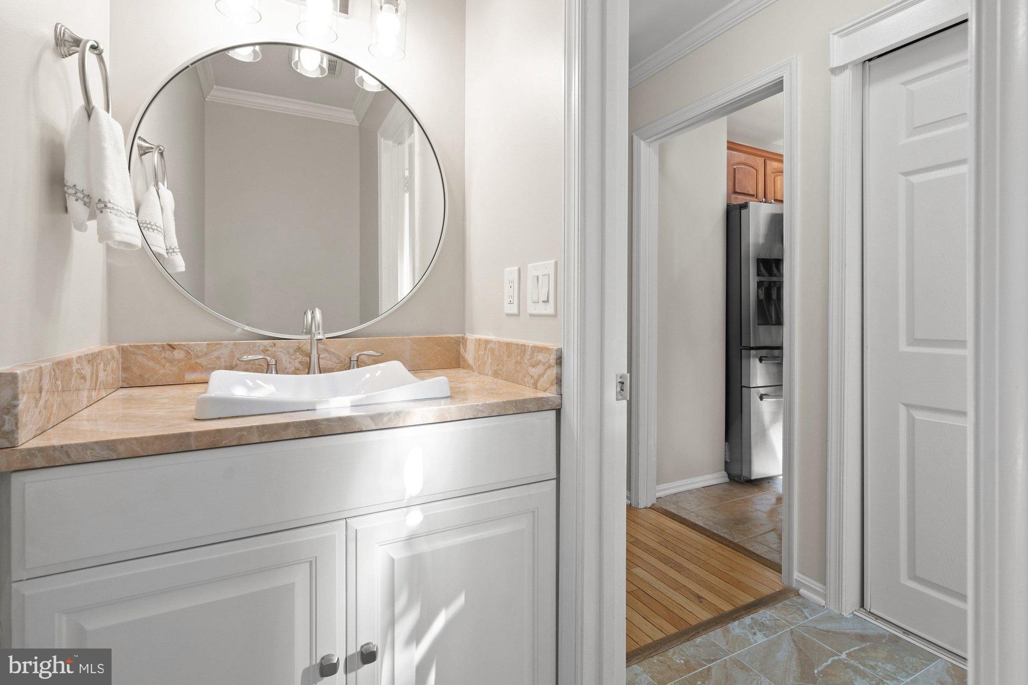 OAKBOROUGH SQUARE - Residential