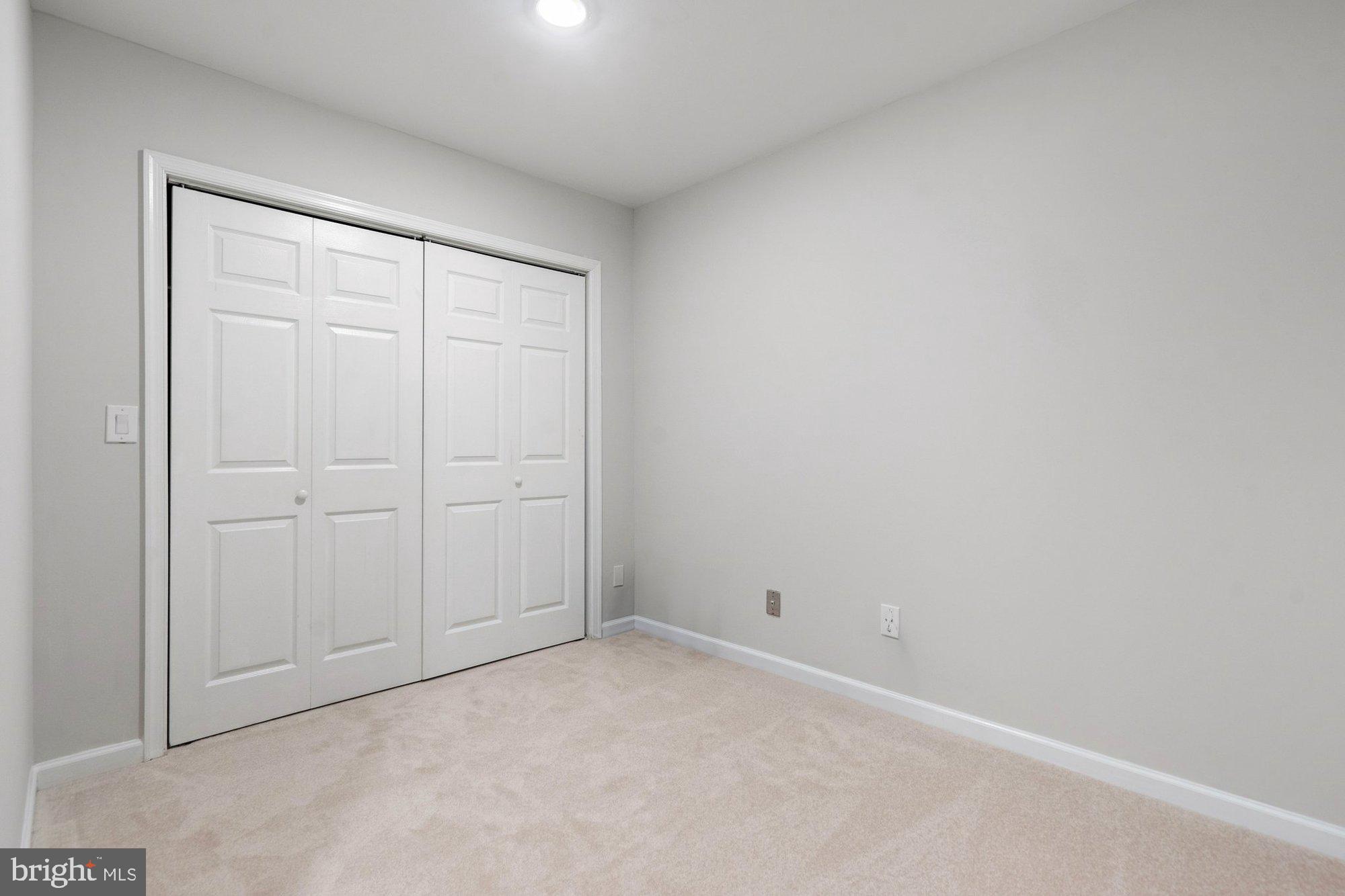 OAKBOROUGH SQUARE - Residential