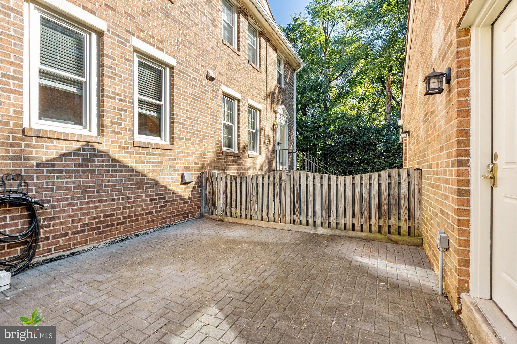 OAKBOROUGH SQUARE - Residential