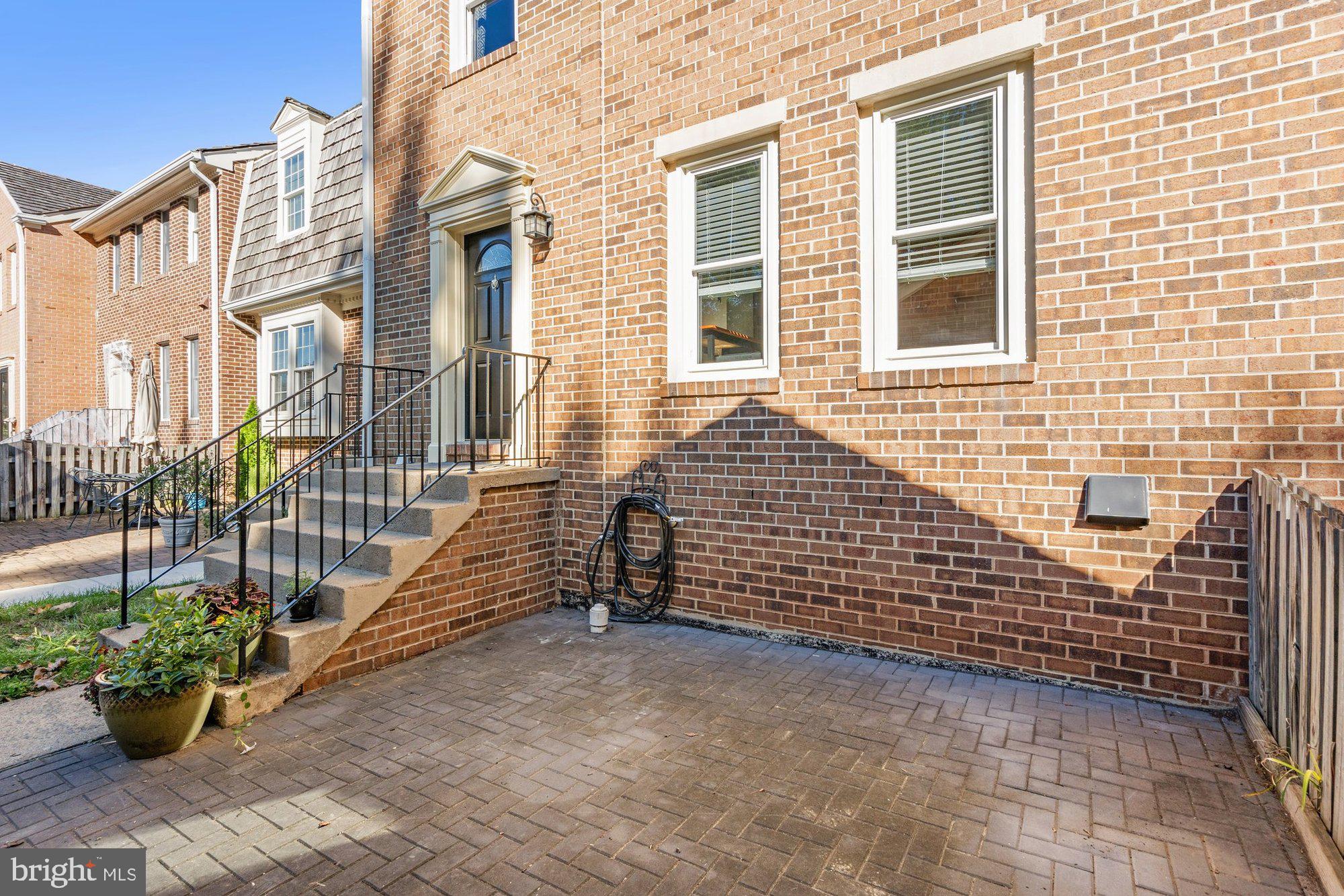 OAKBOROUGH SQUARE - Residential