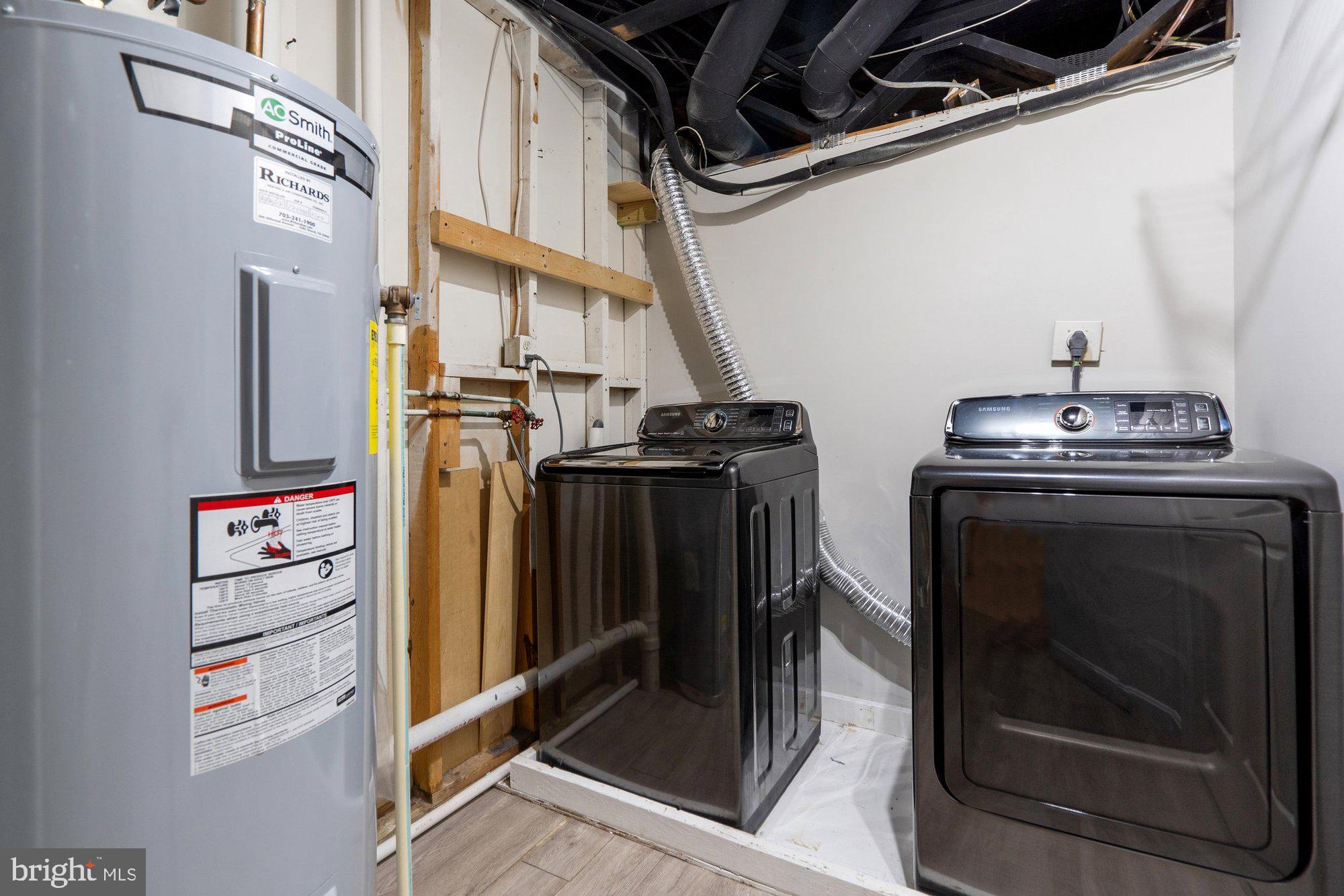 OAKBOROUGH SQUARE - Residential