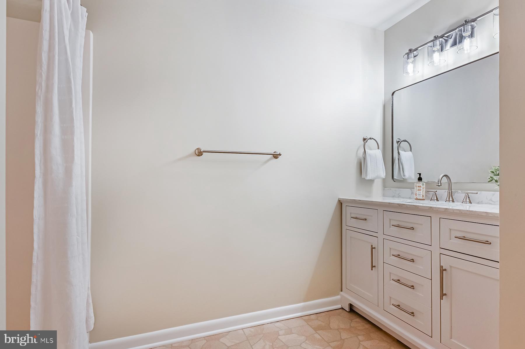 WEST SHORE - Residential