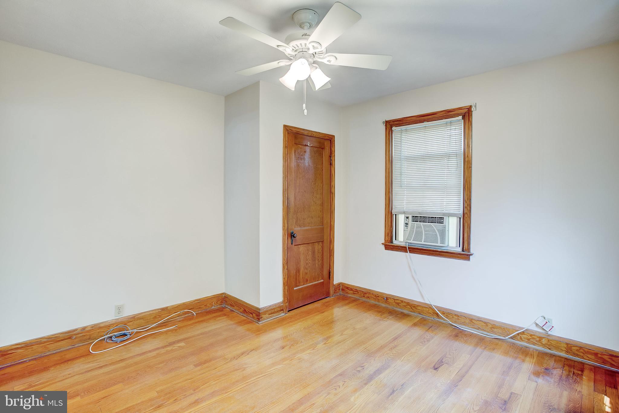 HOMECREST - Residential